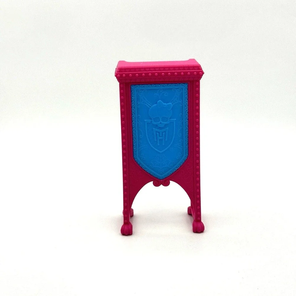 Monster High Deadluxe High School Replacement Furniture Pink Blue‎ Podium